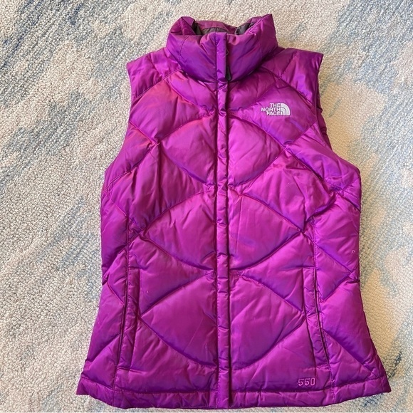 THE NORTH FACE ACONCAGUA PUFFER 550 DOWN FILL MAGENTA PURPLE VEST SIZE SMALL EUC - Picture 2 of 10